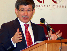 Davutoğlu Baküye şehitliğe gidecek